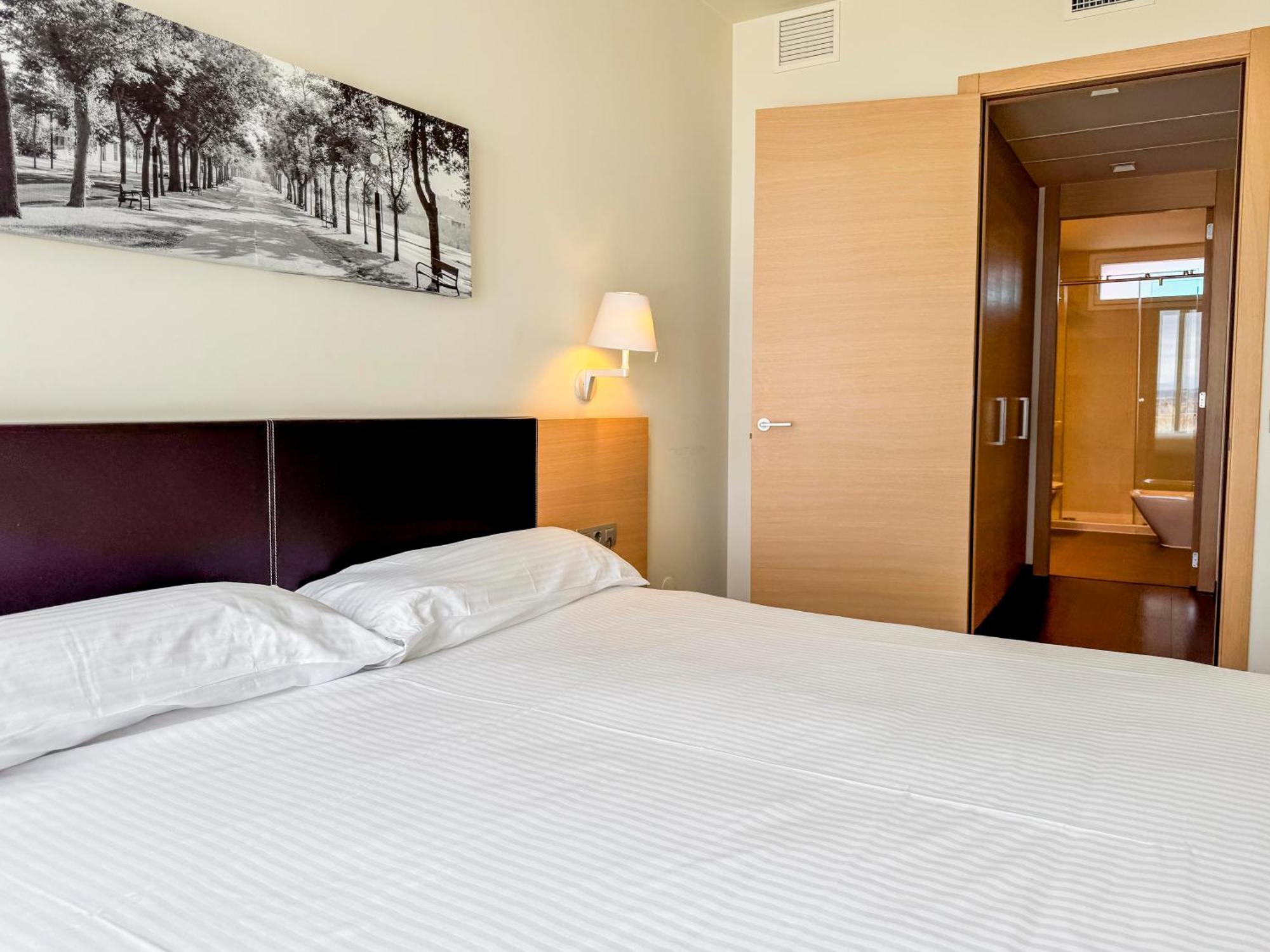 Hotel Jardines De Uleta Suites Vitoria-Gasteiz Luaran gambar