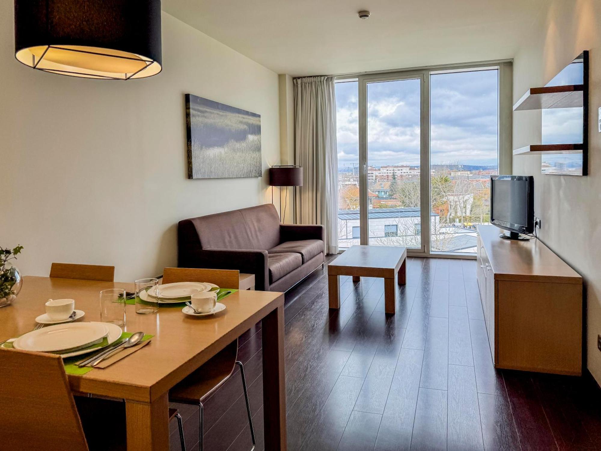 Hotel Jardines De Uleta Suites Vitoria-Gasteiz Luaran gambar